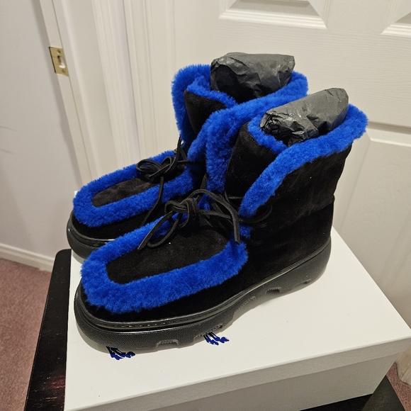 BURBERRY Shearling Creeper Boots - Picture 2 of 8